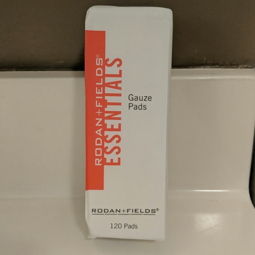 Rodan+Fields Gauze Pads